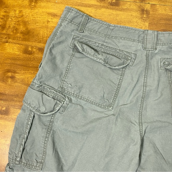 L.L. Bean Allagash Cargo Shorts Asphalt Gray Natural Fit Size 40 W Men’s - Picture 7 of 9
